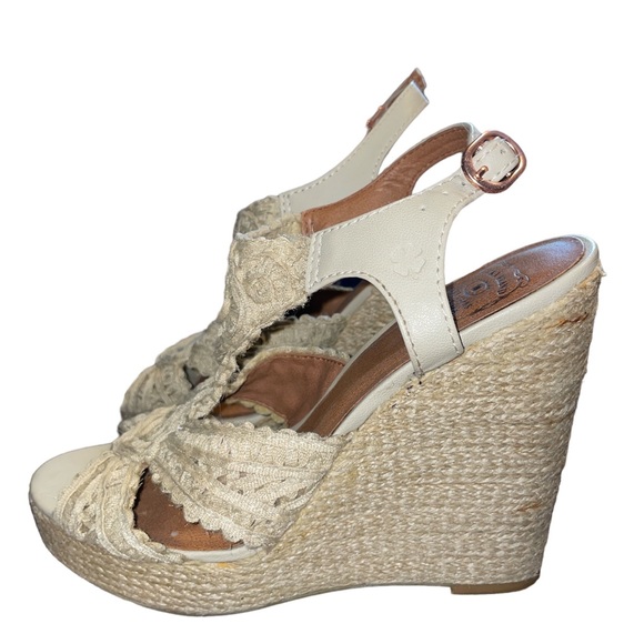HP! Lucky Brand Cream Colored Lacy Wedge Sandals - Picture 4 of 11